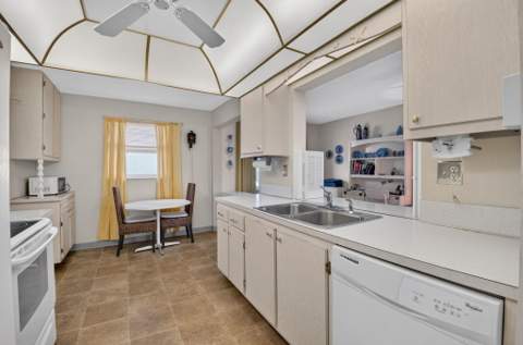 2005 Vastine Drive, Boynton Beach FL - photo 12 of 31