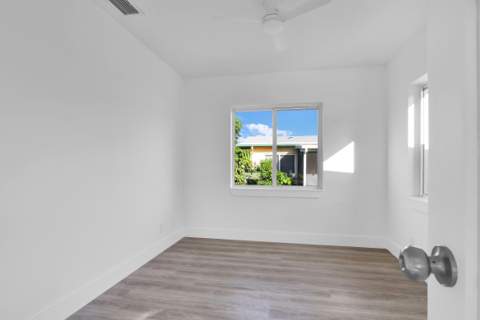 6068 Via Diana, Delray Beach FL - photo 14 of 36