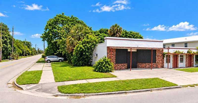 5 bedroom Single Family Residence at 1710 Avenue, Frambach Subdivision, Fort Pierce — photo 1