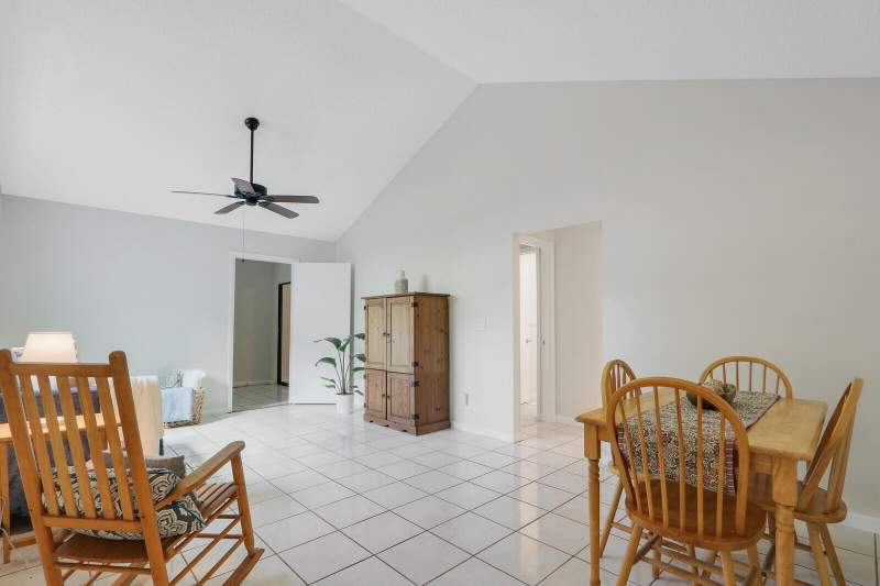 2 bedroom Single Family Residence at 5806 SE Wilsie Drive, Dixie Park Addition, Stuart — photo 5