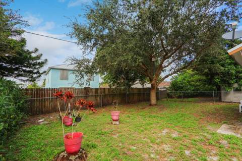 5806 SE Wilsie Drive, Stuart FL - photo 22 of 37