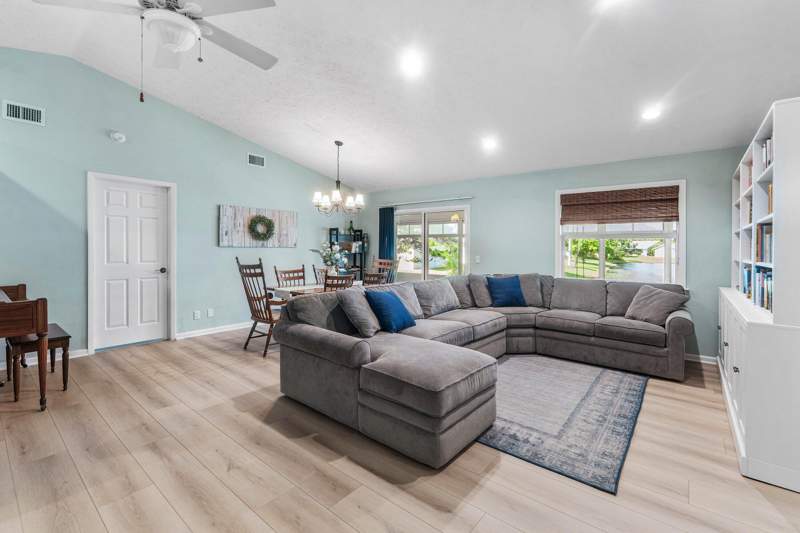 3 bedroom Single Family Residence at 4141 SE Peppertree Street, Parkwood, Stuart — photo 5