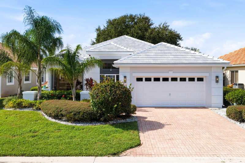 3 bedroom Single Family Residence at 7954 SE Hempstead Circle, Hobe Sound Golf Club, Hobe Sound — photo 1