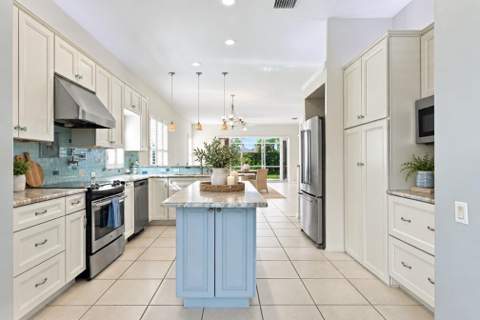 7954 SE Hempstead Circle, Hobe Sound FL - photo 8 of 32