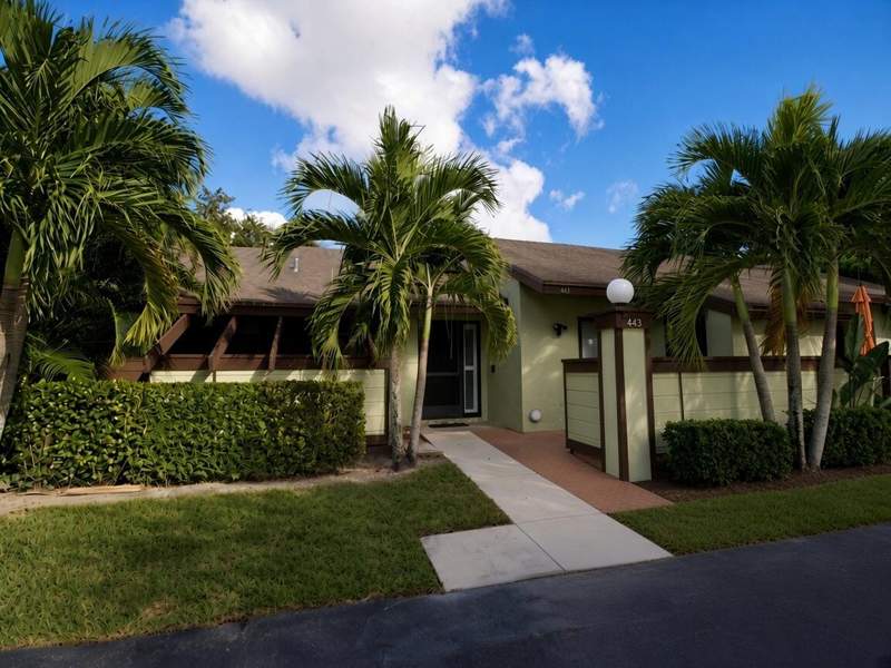 2 bedroom Villa at 443 Midsummer Court, Strathmore Gate West Unit 3, Royal Palm Beach — photo 2