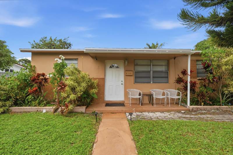 3 bedroom Single Family Residence at 2121 NW 63rd Avenue, Sunrise Golf Village Sec 7, Sunrise — photo 4