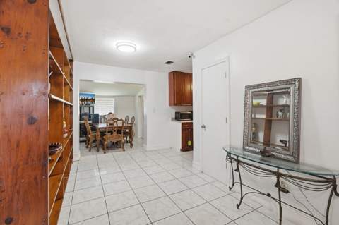 2121 NW 63rd Avenue, Sunrise FL - photo 12 of 33