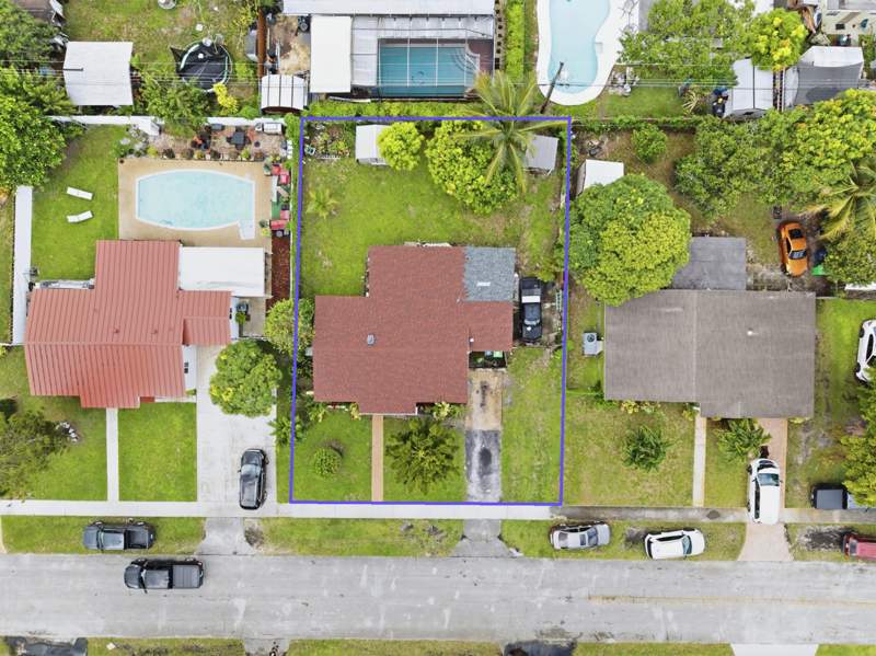 3 bedroom Single Family Residence at 2121 NW 63rd Avenue, Sunrise Golf Village Sec 7, Sunrise — photo 2