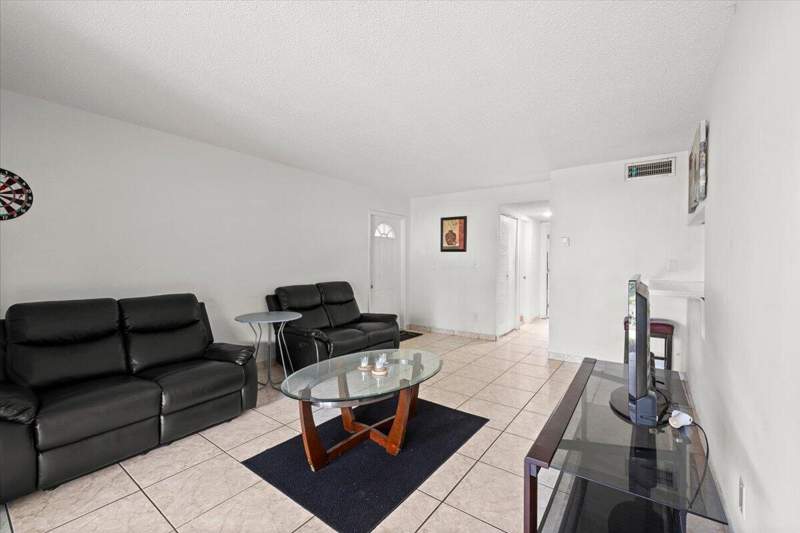 2 bedroom Condominium at 2075 NW 46th Avenue #I102, Newport, Lauderhill — photo 4