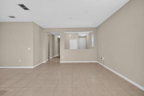 5395 NW Pine Trail Circle, Port St. Lucie FL - photo 7 of 38