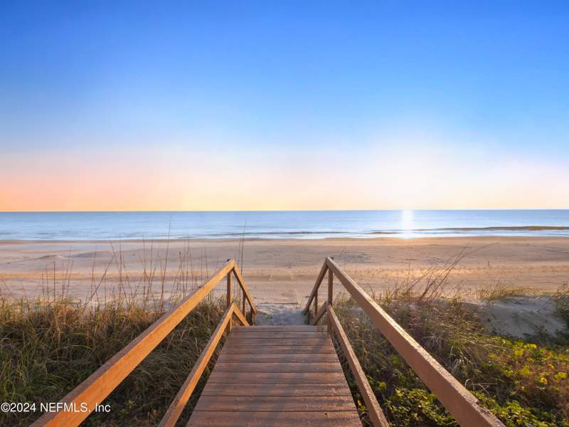 4 bedroom Single Family Residence at 4470 Coastal Highway, Vilano Beach, St. Augustine — photo 2