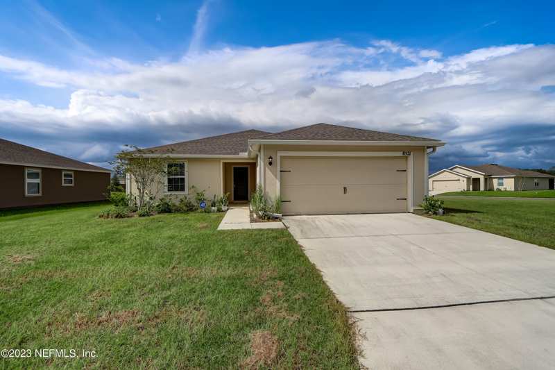 3 bedroom Single Family Residence at 8521 Lake George Circle, Lakes At Woodlawn, Macclenny — photo 1
