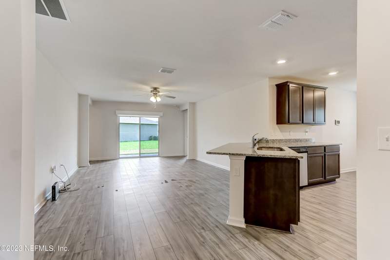 3 bedroom Single Family Residence at 8521 Lake George Circle, Lakes At Woodlawn, Macclenny — photo 5