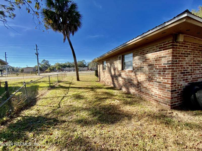 3 bedroom Single Family Residence at 127 Mellon Road, Palatka, Palatka — photo 2