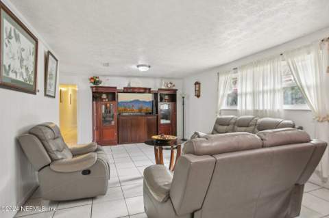 5816 Moncrief Road, Jacksonville FL - photo 11 of 43