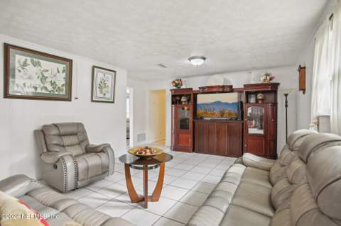 5816 Moncrief Road, Jacksonville FL - photo 12 of 43