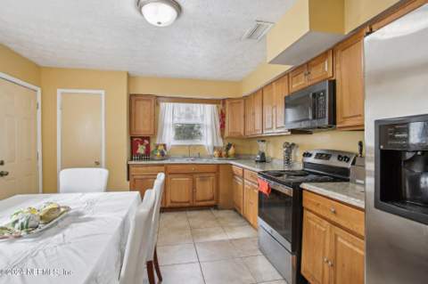 5816 Moncrief Road, Jacksonville FL - photo 19 of 43