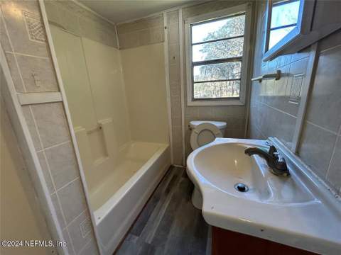 553 W 61st Street, Jacksonville FL - photo 6 of 7