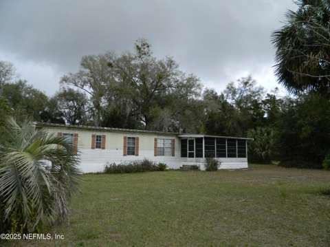250 Old Hwy 17, home for sale in Pomona Park 32181