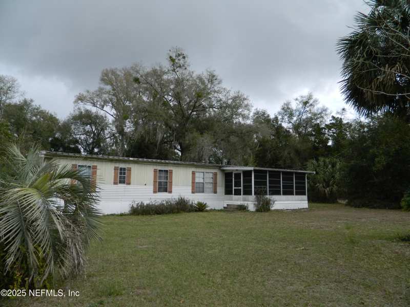 3 bedroom Mobile Home at 250 Old Hwy 17, Lake Como Highlands, Pomona Park — photo 1