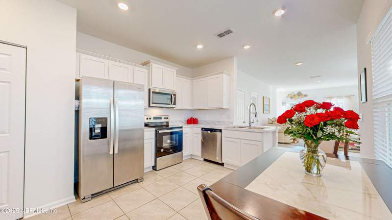 3 bedroom Townhouse at 9014 Gifford Drive, Westlake Estates Townhomes, Jacksonville — photo 3