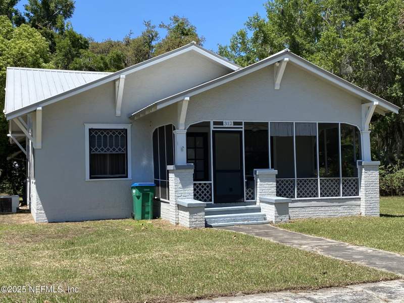 3 bedroom Single Family Residence at 312 Oak Street, Crescent Hill, Crescent City — photo 2