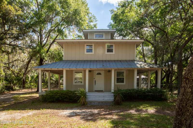 3 bedroom Single Family Residence at 303 SE 3rd Avenue, Seminole Ridge, Melrose — photo 1