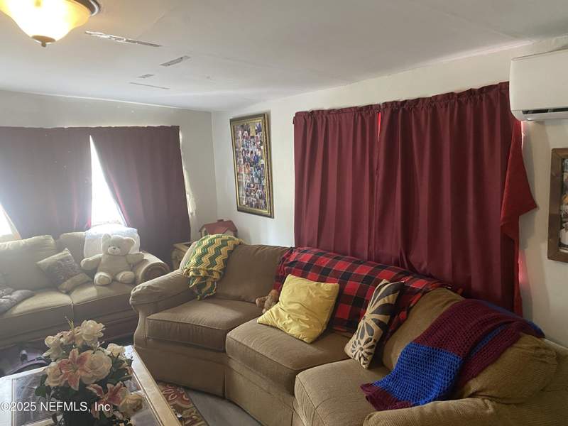 3 bedroom Single Family Residence at 2552 Spirea Street, Magnolia Gardens, Jacksonville — photo 4