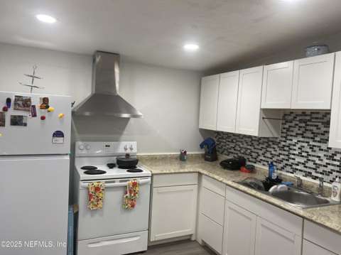 2552 Spirea Street, home for sale on Spirea Street