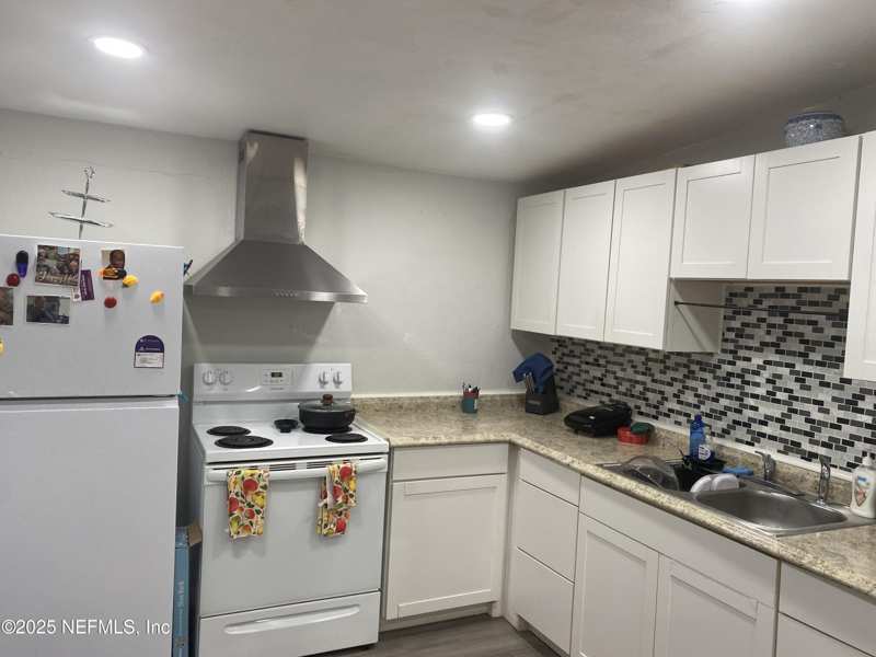 3 bedroom Single Family Residence at 2552 Spirea Street, Magnolia Gardens, Jacksonville — photo 1