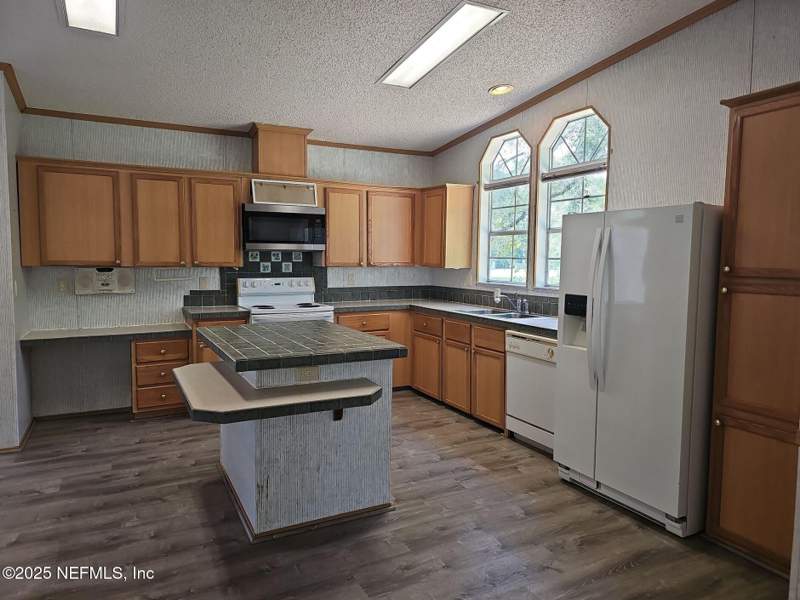 3 bedroom Mobile Home at 2756 Copper Court, Brickyard, Middleburg — photo 2