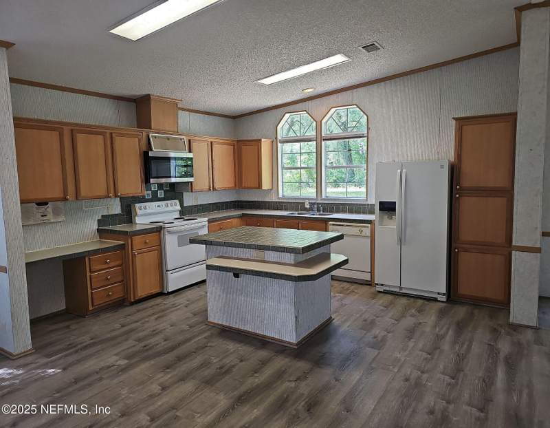 3 bedroom Mobile Home at 2756 Copper Court, Brickyard, Middleburg — photo 3