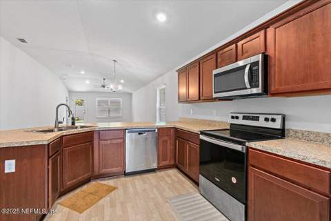 8088 Belsay Circle, Jacksonville FL - photo 13 of 22