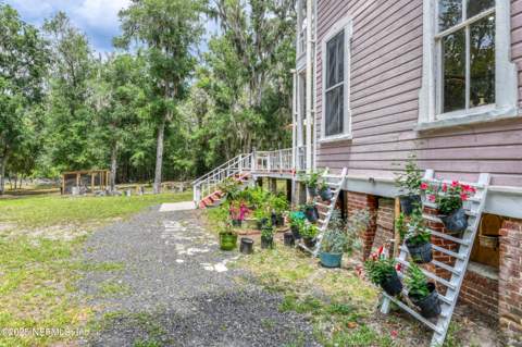 240 Sisco Road, Pomona Park FL - photo 8 of 43