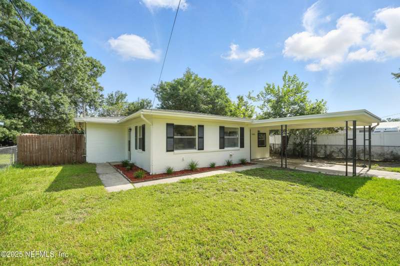 2 bedroom Single Family Residence at 5033 Lexington Avenue, Cedar Springs, Jacksonville — photo 3