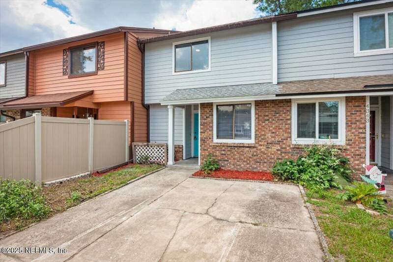 2 bedroom Townhouse at 4341 Pathwood Way, The Junction, Jacksonville — photo 2