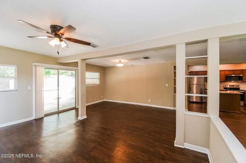 3 bedroom Single Family Residence at 6327 Elise Drive, Arlington Hills, Jacksonville — photo 4