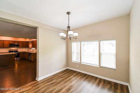 6327 Elise Drive, Jacksonville FL - photo 7 of 21