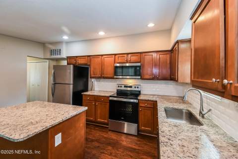 6327 Elise Drive, Jacksonville FL - photo 9 of 21