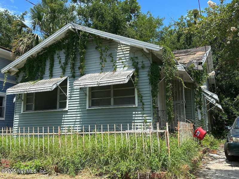 4 bedroom Single Family Residence at 1039 Scriven Street, Hendersonville, Jacksonville — photo 1