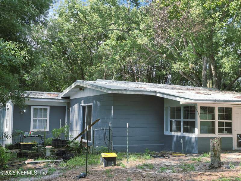 3 bedroom Single Family Residence at 282 Byrd Road, Crescent City, Crescent City — photo 4