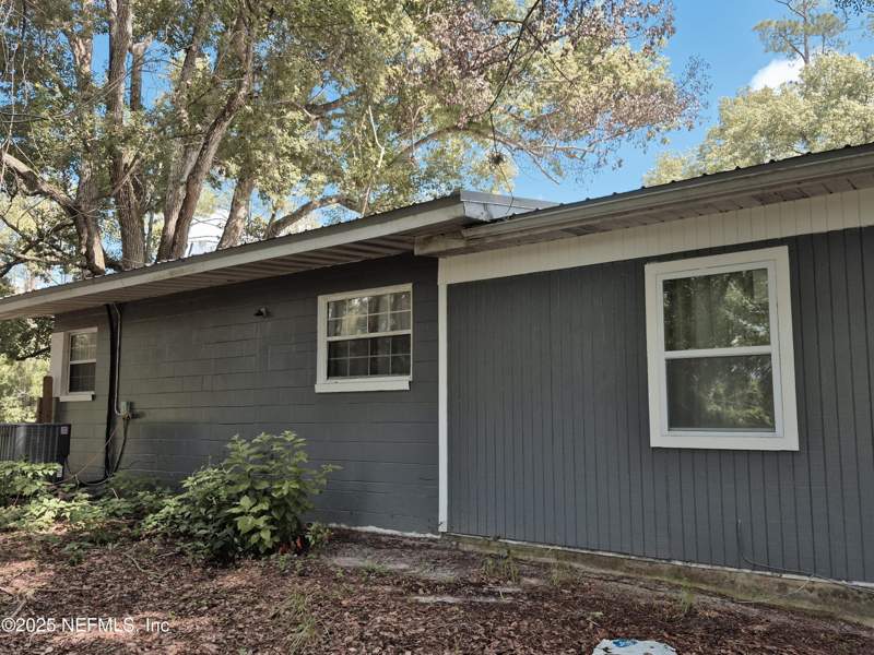 3 bedroom Single Family Residence at 282 Byrd Road, Crescent City, Crescent City — photo 5