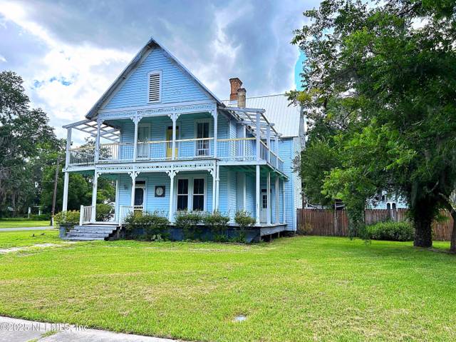 403 N WALNUT Street