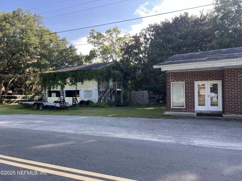 5 bedroom Single Family Residence at 2017 Clinch Drive, City Of Fernandina Beach, Fernandina Beach — photo 3