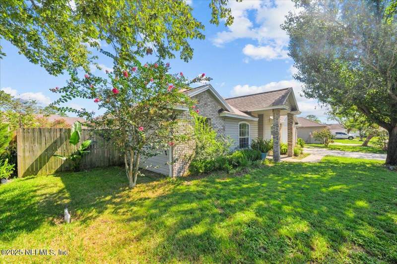 3 bedroom Single Family Residence at 9125 Camshire Drive, Argyle, Jacksonville — photo 4