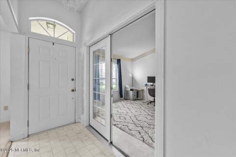 9125 Camshire Drive, Jacksonville FL - photo 6 of 29
