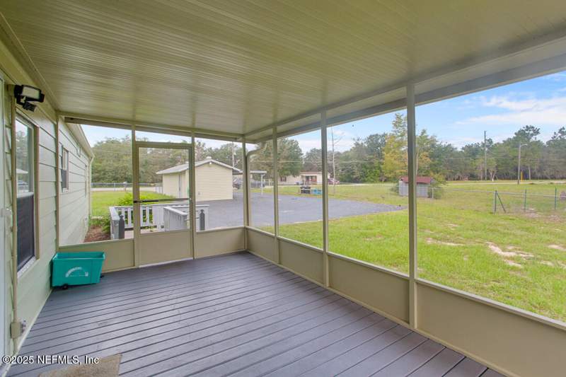 2 bedroom Manufactured Home at 100 Mangels Drive, Rockey-faye Ranchett, Interlachen — photo 2