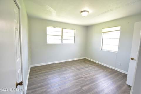 3037 Ribault Scenic Drive, Jacksonville FL - photo 10 of 31