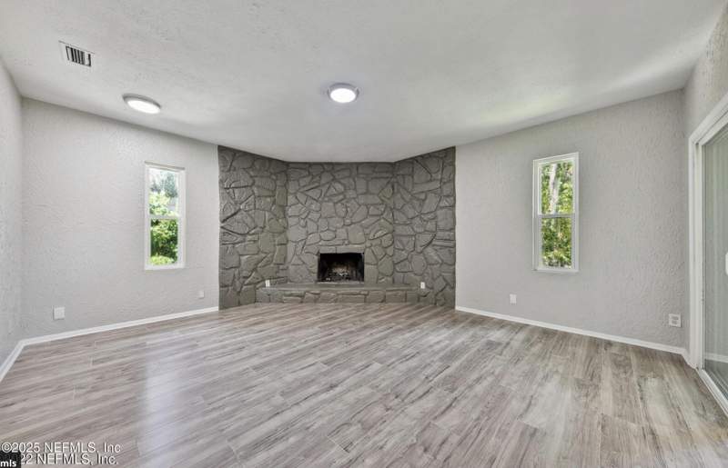 3 bedroom Single Family Residence at 201 Saturn Lane, Orange Park, Orange Park — photo 4