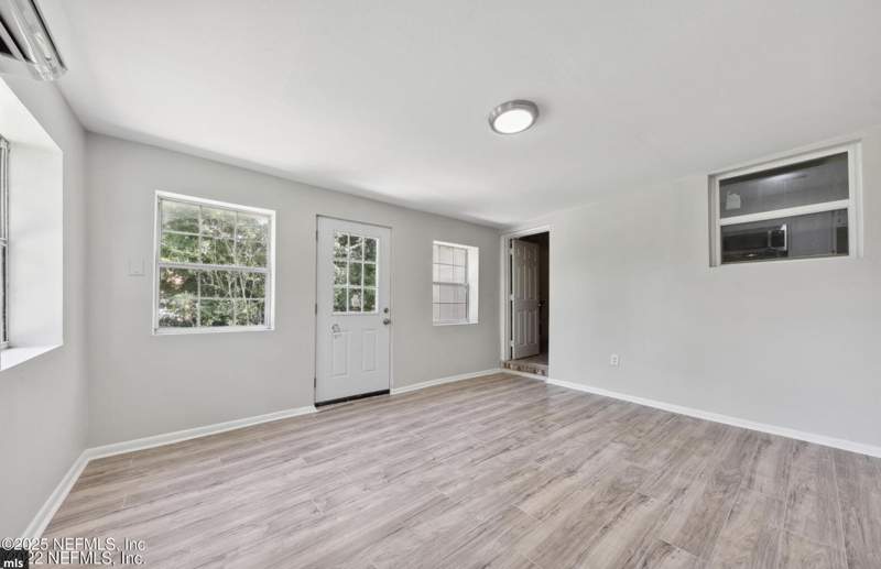 3 bedroom Single Family Residence at 201 Saturn Lane, Orange Park, Orange Park — photo 5